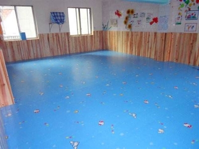 河南安陽市學(xué)校環(huán)境煥新 教室與走廊PVC及塑膠地板打蠟施工全解析